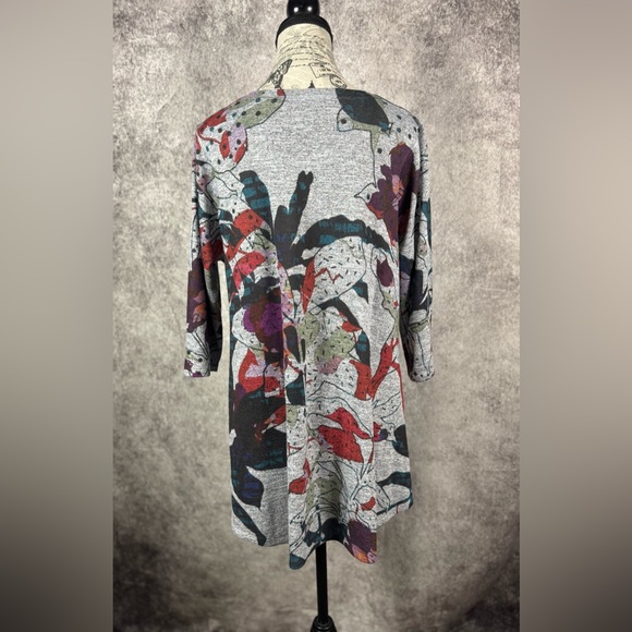 Inoah USA Gray Floral Patterned 3/4 Sleeve Women's Top Size M - Picture 4 of 8